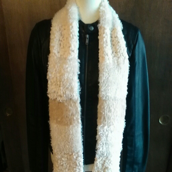 Gorgeous cream super soft sparkly long scarf - Picture 1 of 3